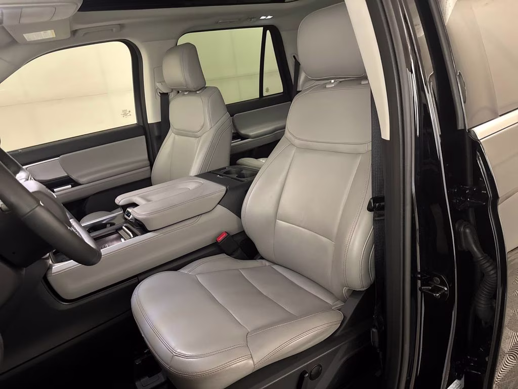 2025 Agate Black Metallic Ford Expedition Active RWD SUV