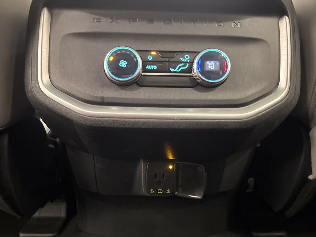 2025 Agate Black Metallic Ford Expedition Active RWD SUV