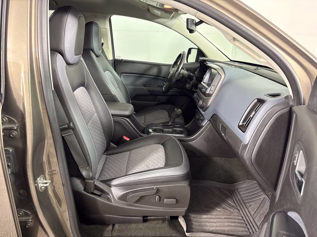 2016 Brownstone Metallic Chevrolet Colorado Z71 RWD Truck