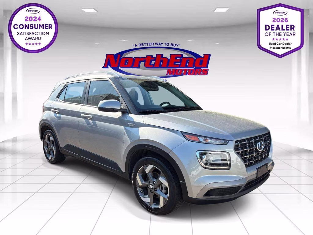 2025 Shimmering Silver Hyundai Venue SEL FWD SUV