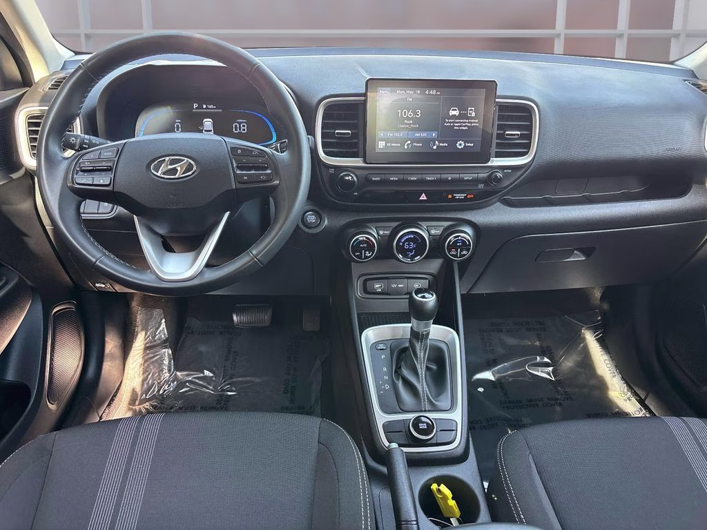 2025 Shimmering Silver Hyundai Venue SEL FWD SUV