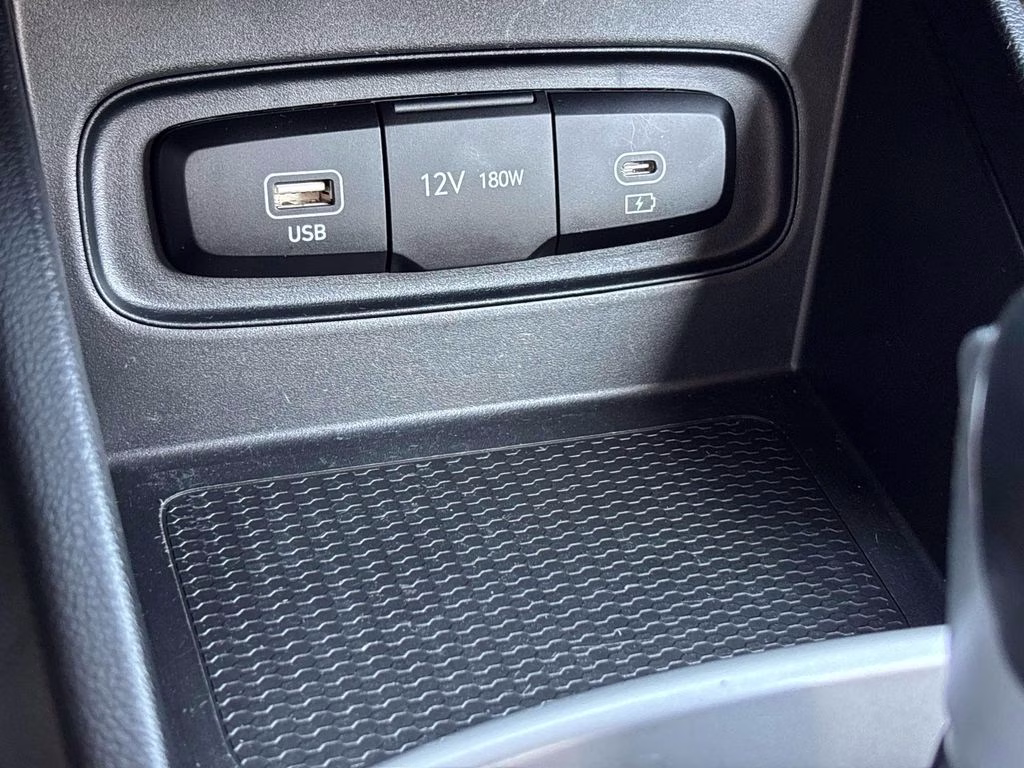 2025 Shimmering Silver Hyundai Venue SEL FWD SUV