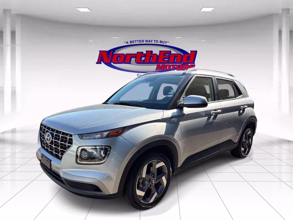 2025 Shimmering Silver Hyundai Venue SEL FWD SUV