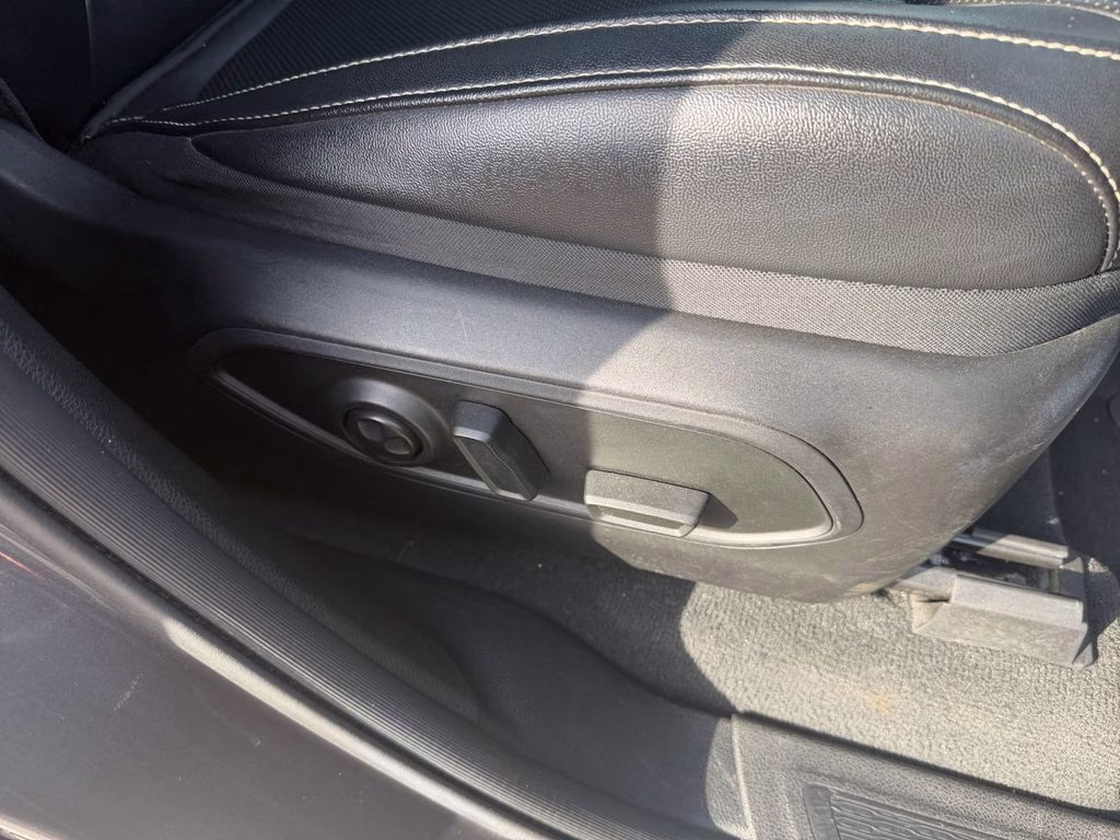 2024 Baltic Gray Metallic Clearcoat Jeep Grand Cherokee L Limited Luxury Tech II w/Dual Pane Pano Roof 4X4 SUV