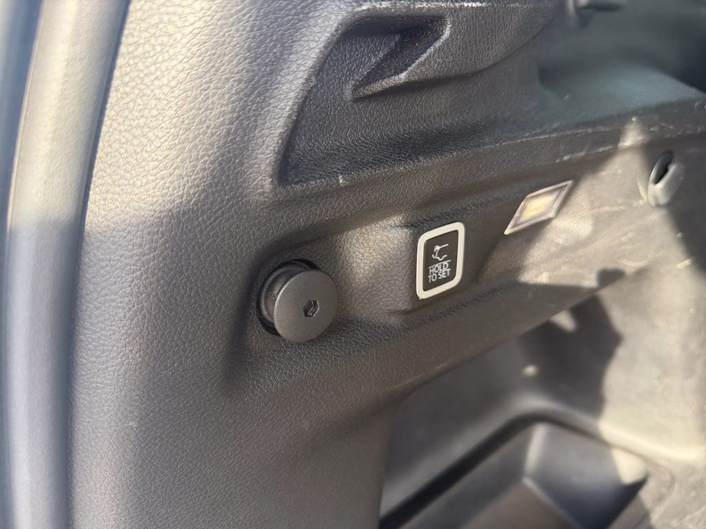 2024 Baltic Gray Metallic Clearcoat Jeep Grand Cherokee L Limited Luxury Tech II w/Dual Pane Pano Roof 4X4 SUV