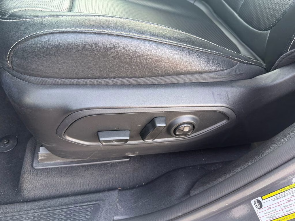 2024 Baltic Gray Metallic Clearcoat Jeep Grand Cherokee L Limited Luxury Tech II w/Dual Pane Pano Roof 4X4 SUV