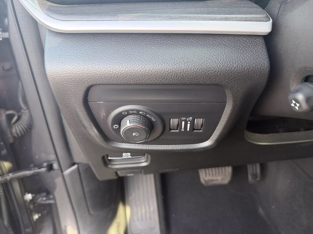 2024 Baltic Gray Metallic Clearcoat Jeep Grand Cherokee L Limited Luxury Tech II w/Dual Pane Pano Roof 4X4 SUV