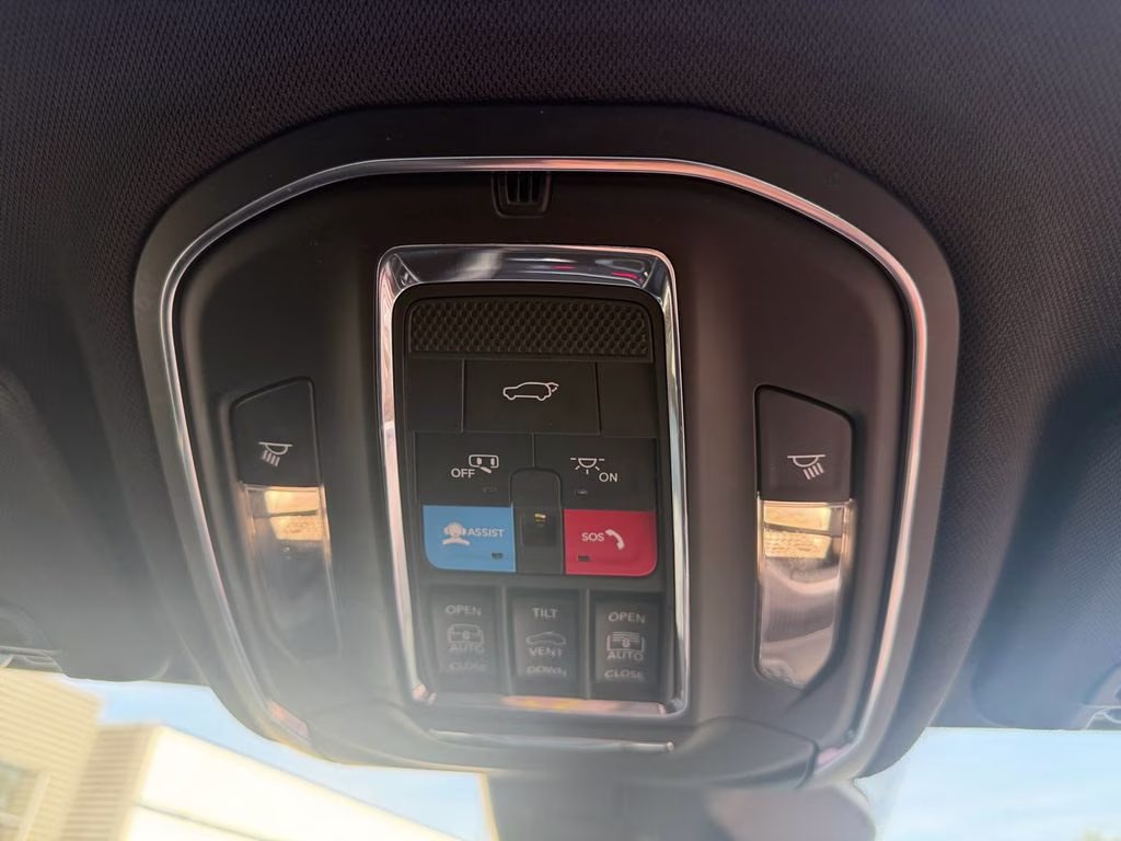 2024 Baltic Gray Metallic Clearcoat Jeep Grand Cherokee L Limited Luxury Tech II w/Dual Pane Pano Roof 4X4 SUV