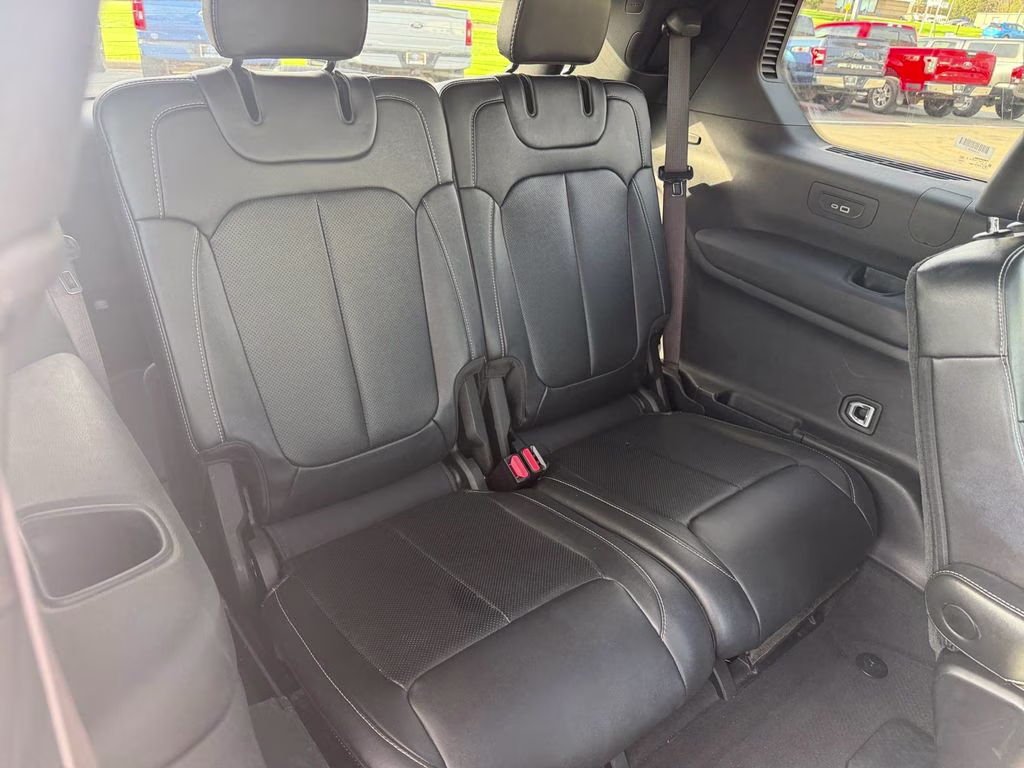 2024 Baltic Gray Metallic Clearcoat Jeep Grand Cherokee L Limited Luxury Tech II w/Dual Pane Pano Roof 4X4 SUV