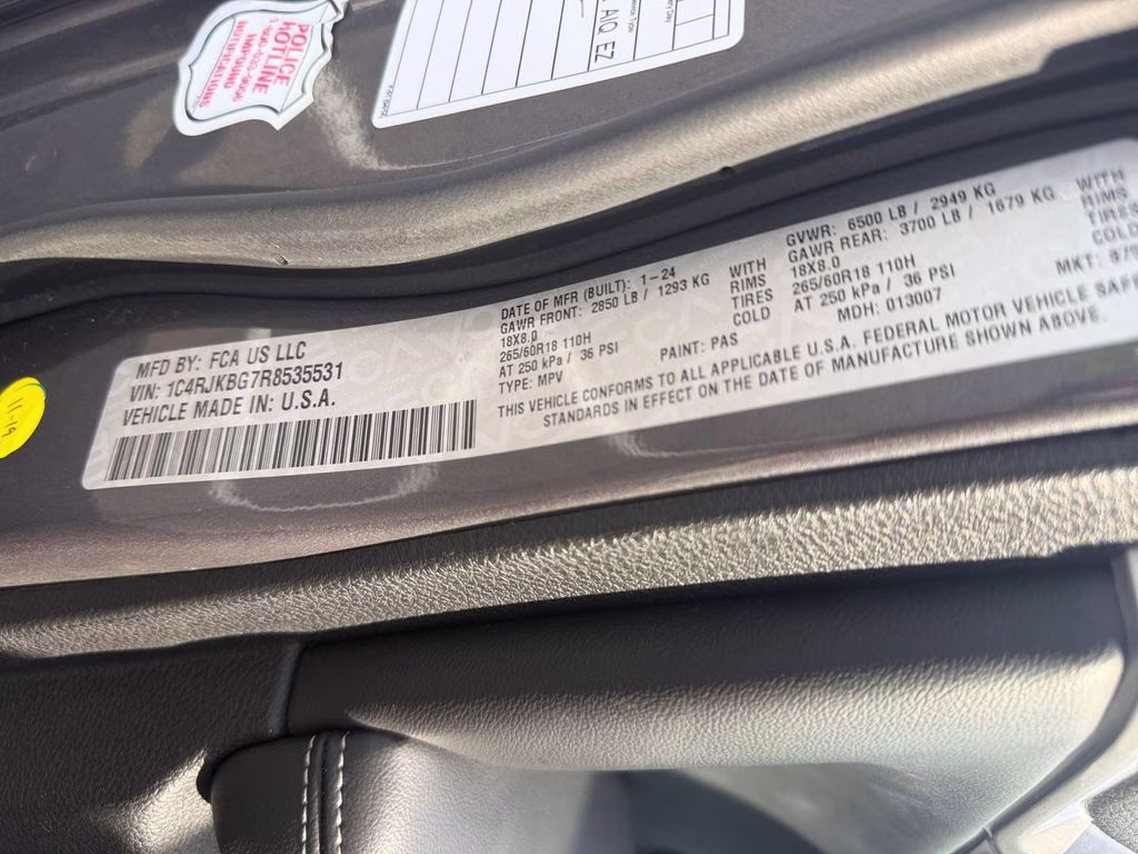 2024 Baltic Gray Metallic Clearcoat Jeep Grand Cherokee L Limited Luxury Tech II w/Dual Pane Pano Roof 4X4 SUV
