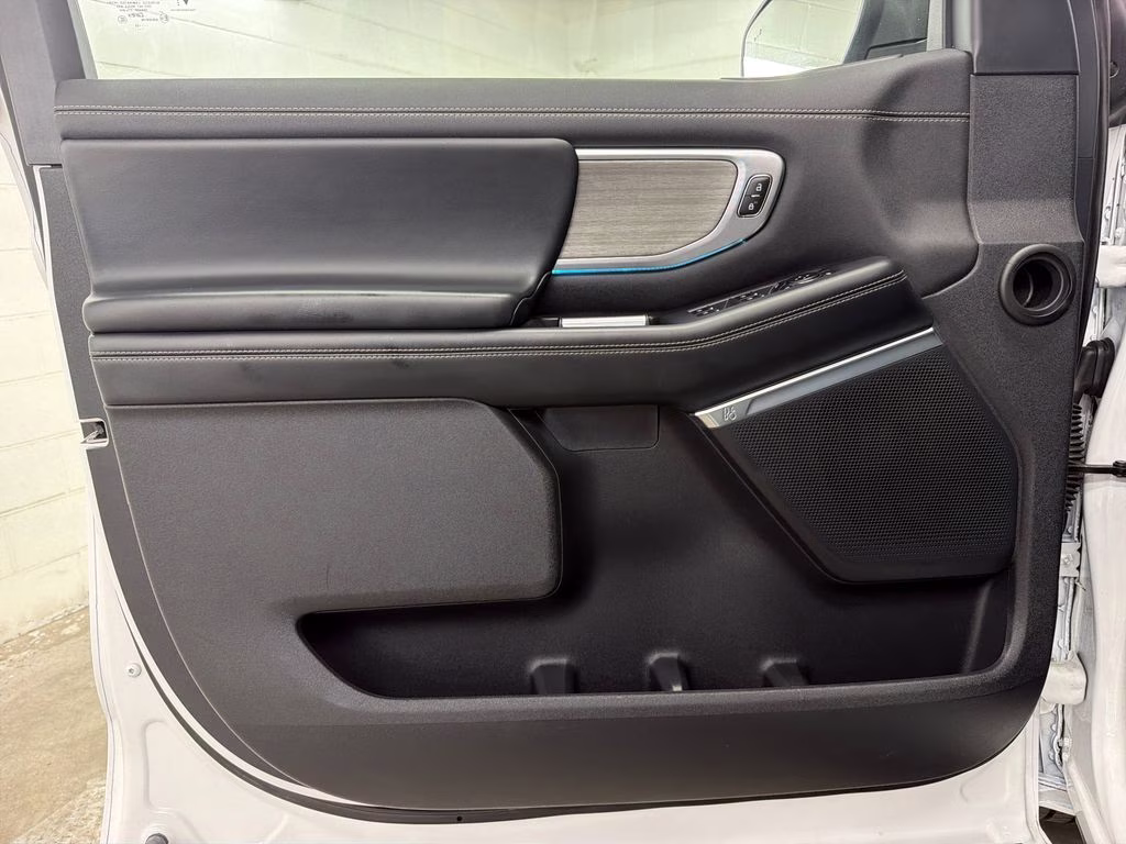 2025 Oxford White Ford Expedition Max Platinum 4X4 SUV