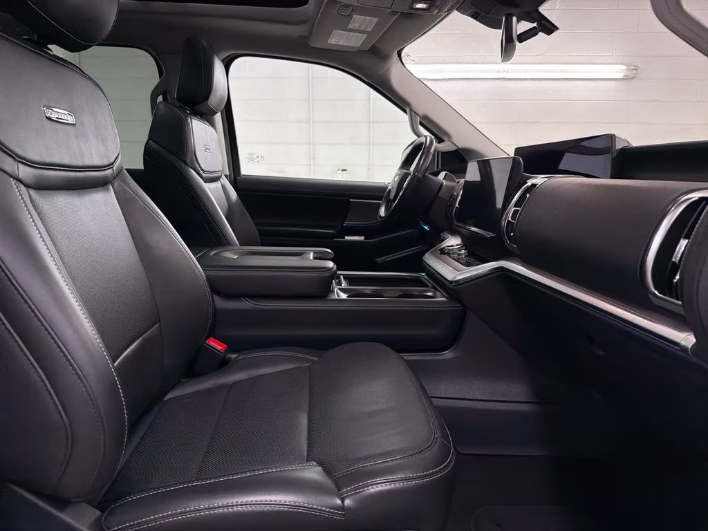 2025 Oxford White Ford Expedition Max Platinum 4X4 SUV