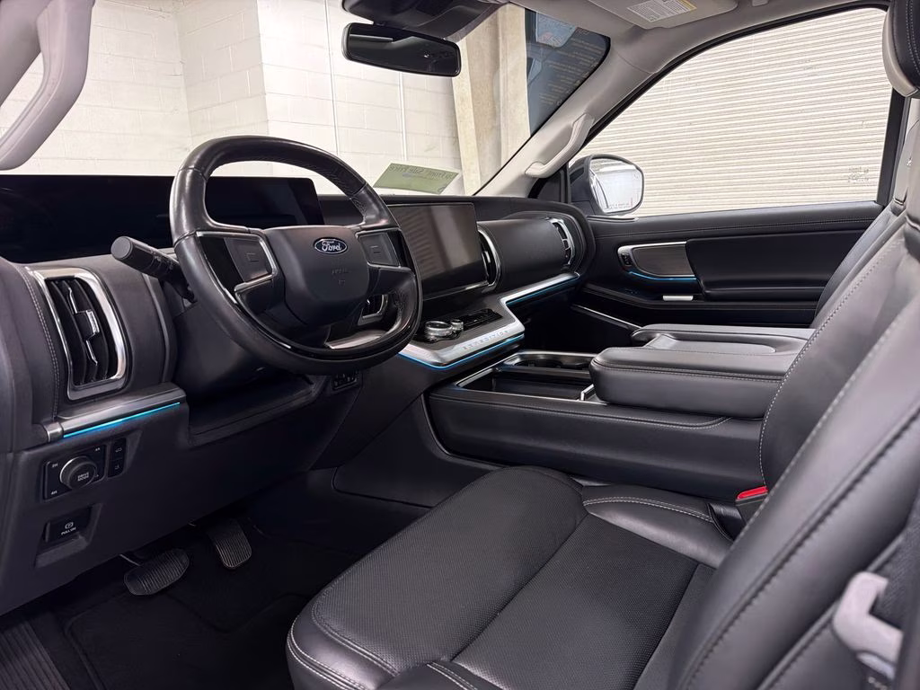2025 Oxford White Ford Expedition Max Platinum 4X4 SUV