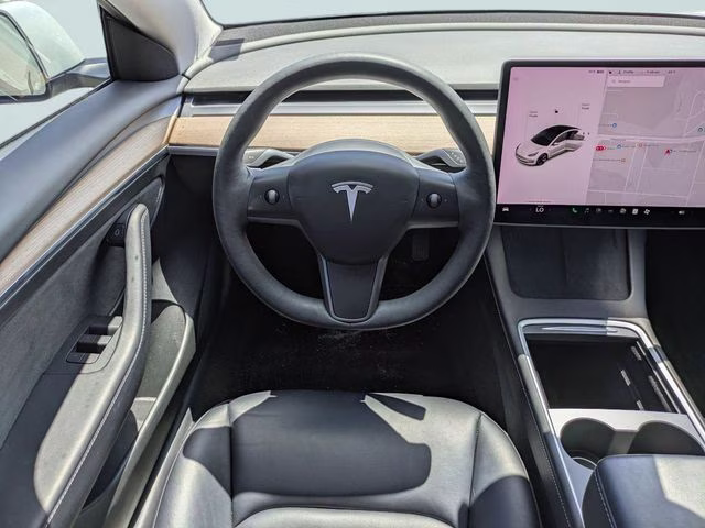 2021 White Tesla Model 3 Standard Range Plus RWD Sedan