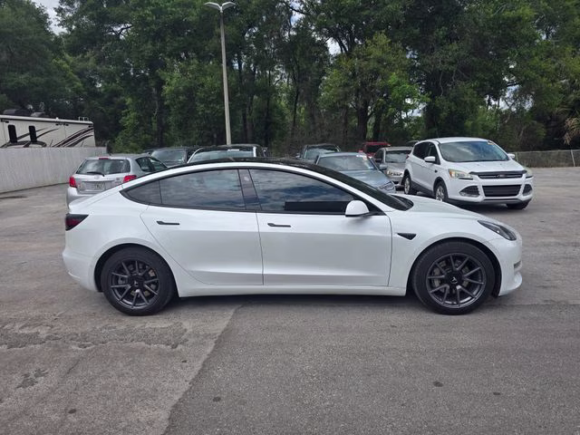 2021 White Tesla Model 3 Standard Range Plus RWD Sedan