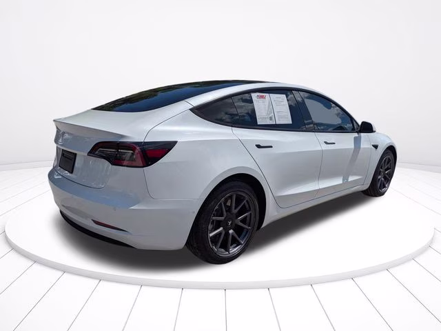 2021 White Tesla Model 3 Standard Range Plus RWD Sedan
