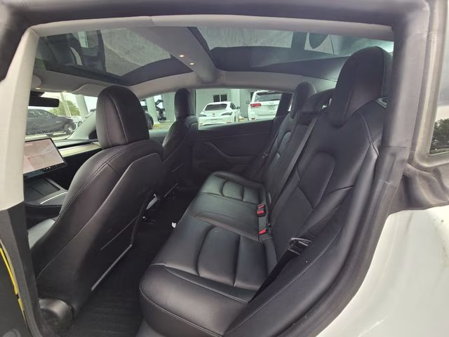 2021 White Tesla Model 3 Standard Range Plus RWD Sedan