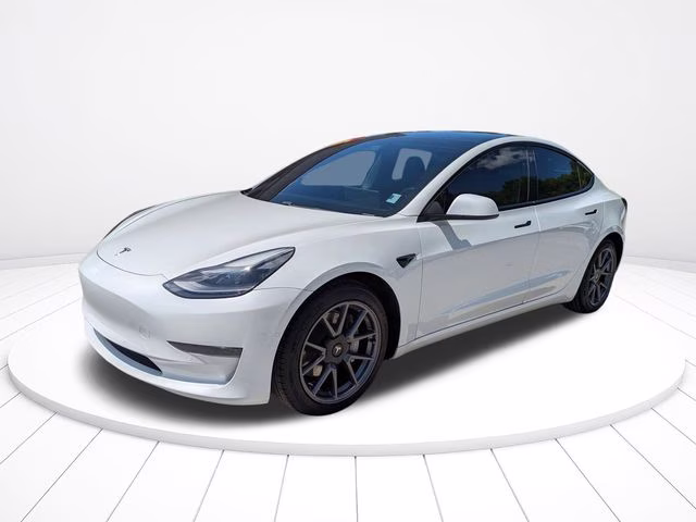 2021 White Tesla Model 3 Standard Range Plus RWD Sedan