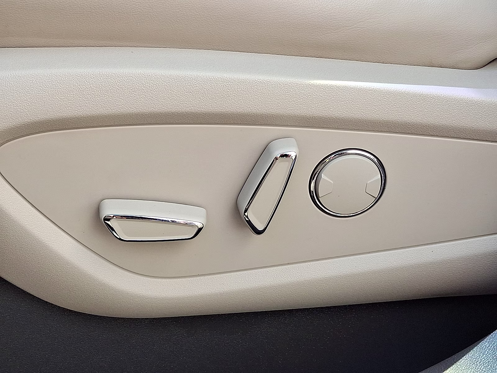 2019 Burgundy Velvet Metallic Tinted Clearcoat - R3 Lincoln Nautilus Reserve AWD