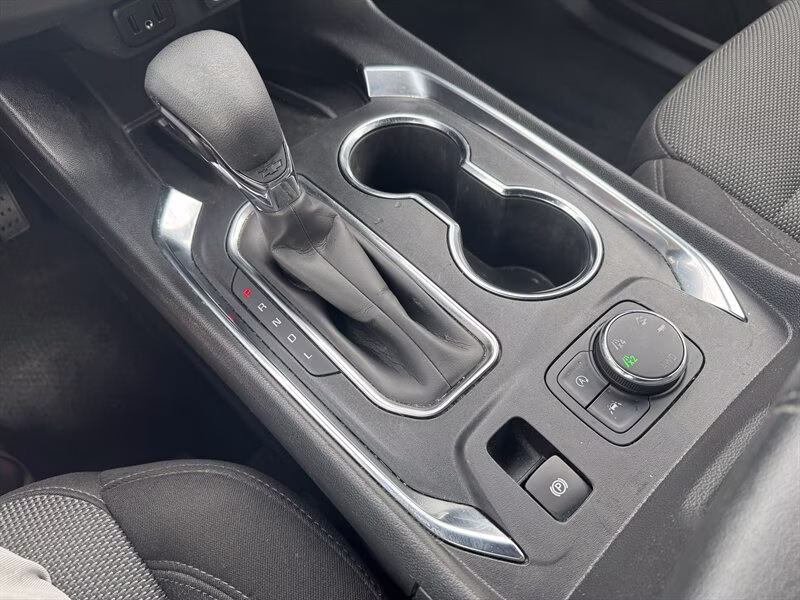 2023 Mosaic Black Metallic Chevrolet Traverse LT Cloth AWD SUV