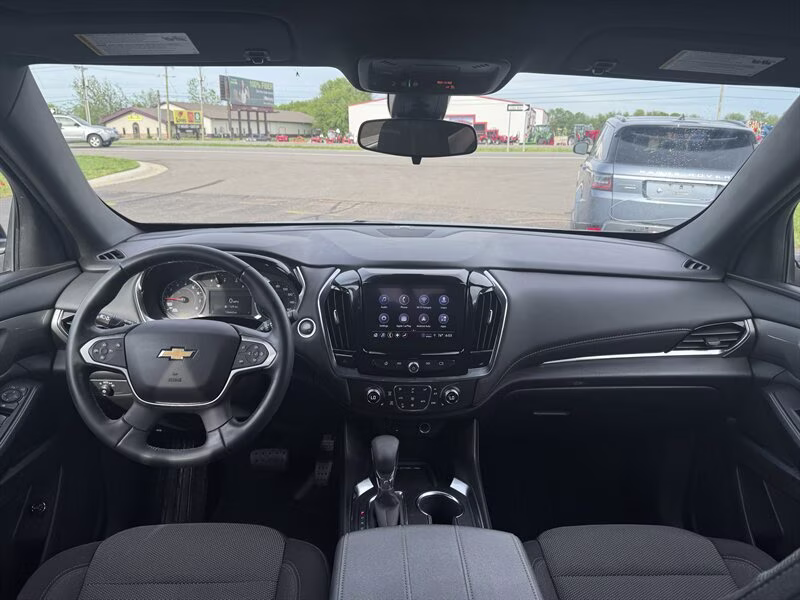 2023 Mosaic Black Metallic Chevrolet Traverse LT Cloth AWD SUV