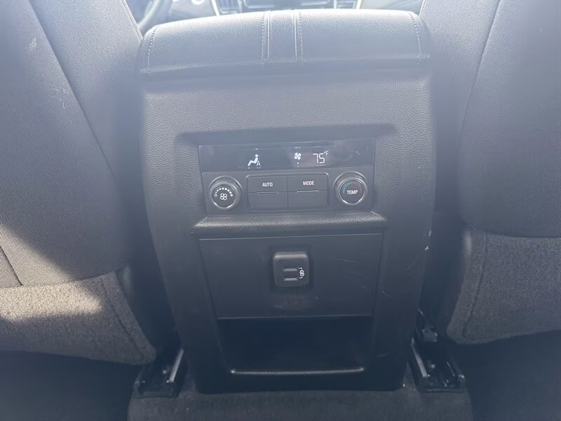 2023 Mosaic Black Metallic Chevrolet Traverse LT Cloth AWD SUV