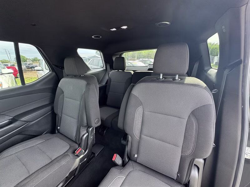 2023 Mosaic Black Metallic Chevrolet Traverse LT Cloth AWD SUV