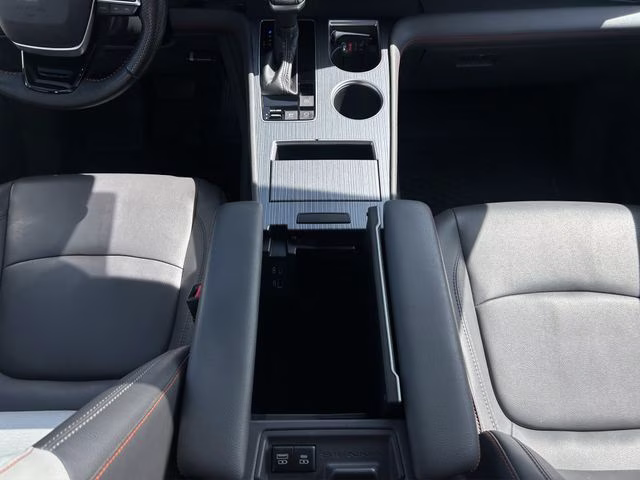2021 Super White Toyota Sienna XSE AWD Van