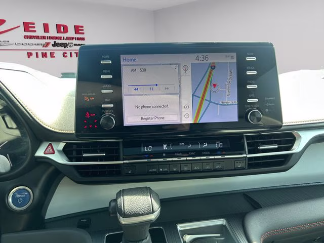 2021 Super White Toyota Sienna XSE AWD Van