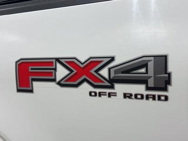 2023 Oxford White Ford F-150 XLT 4X4 Truck
