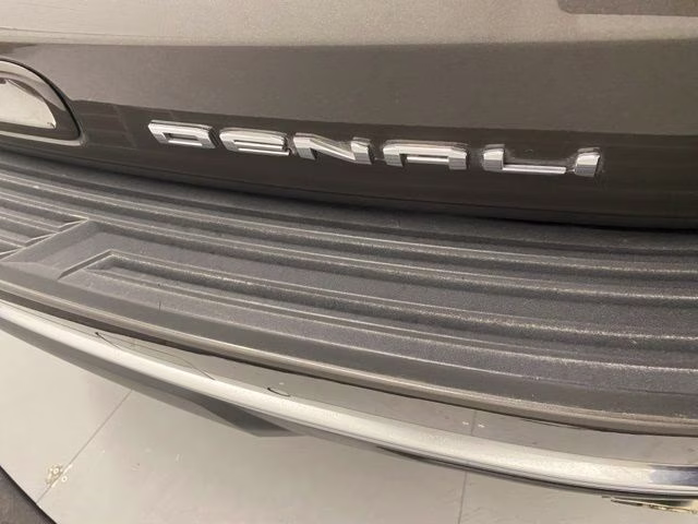 2021 Smokey Quartz Metallic GMC Yukon Denali 4X4 SUV