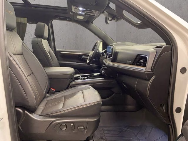 2025 White Chevrolet Suburban High Country 4X4 SUV