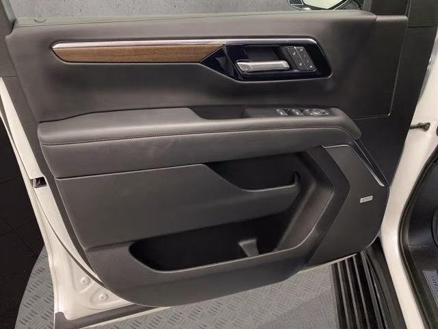 2025 White Chevrolet Suburban High Country 4X4 SUV