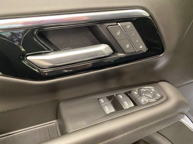 2025 White Chevrolet Suburban High Country 4X4 SUV