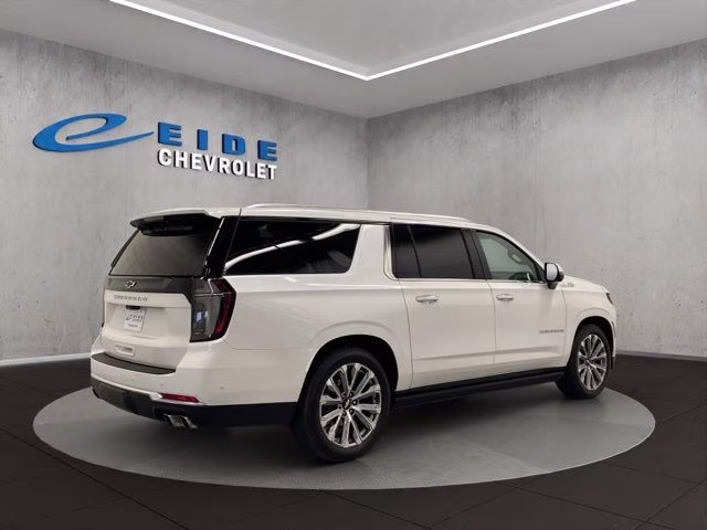 2025 White Chevrolet Suburban High Country 4X4 SUV