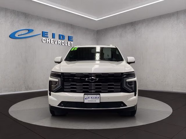 2025 White Chevrolet Suburban High Country 4X4 SUV