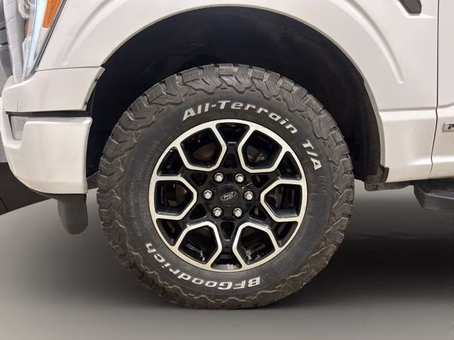 2023 Oxford White Ford F-150 XLT 4X4 Truck