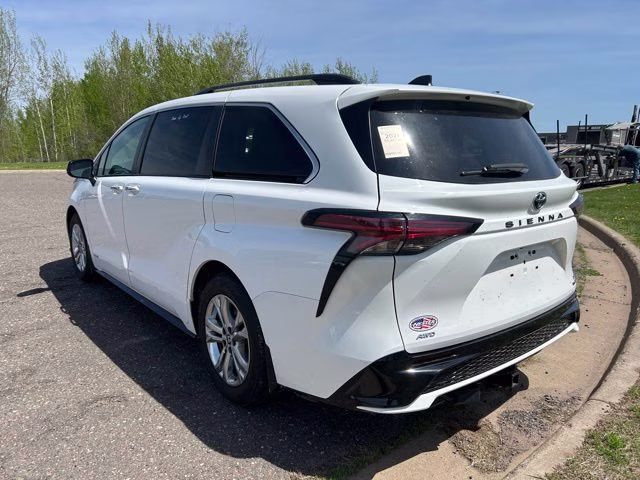 2021 Super White Toyota Sienna XSE AWD Van