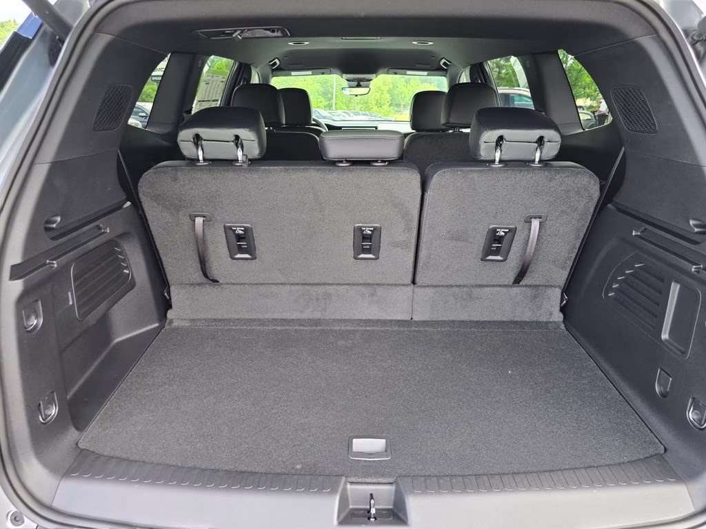 2026 Sterling Metallic GMC Acadia AT4 AWD SUV