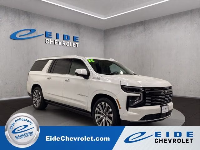 2025 White Chevrolet Suburban High Country 4X4 SUV