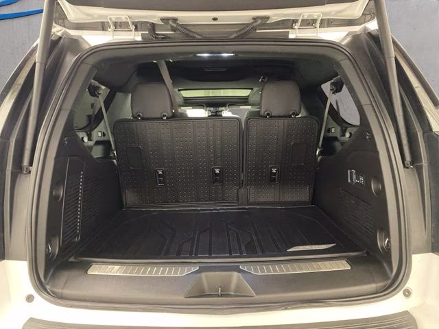 2025 White Chevrolet Suburban High Country 4X4 SUV