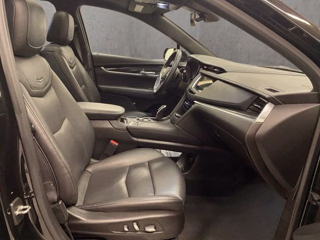 2022 Stellar Black Metallic Cadillac XT5 Premium Luxury AWD SUV