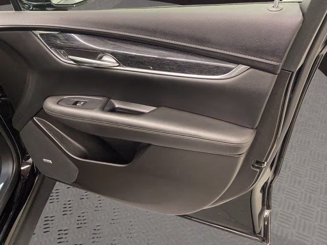2022 Stellar Black Metallic Cadillac XT5 Premium Luxury AWD SUV