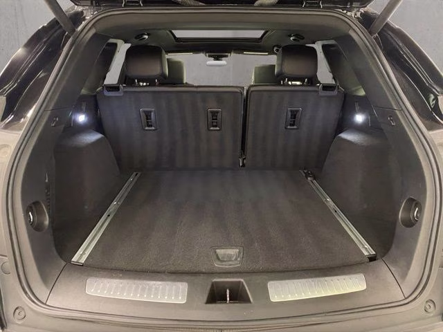 2022 Stellar Black Metallic Cadillac XT5 Premium Luxury AWD SUV