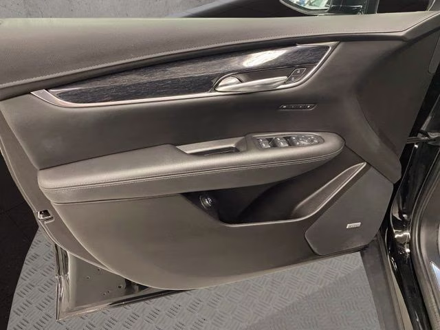 2022 Stellar Black Metallic Cadillac XT5 Premium Luxury AWD SUV