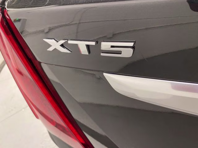 2022 Stellar Black Metallic Cadillac XT5 Premium Luxury AWD SUV
