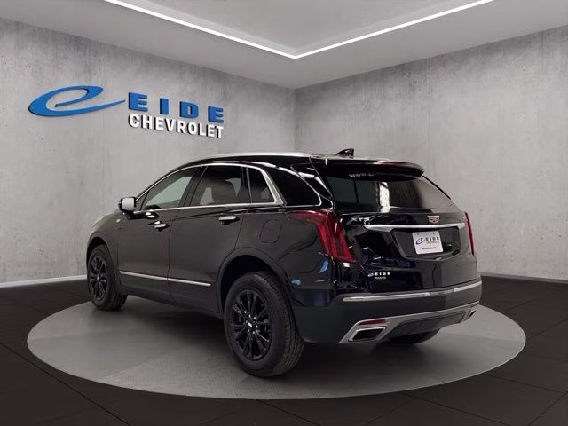 2022 Stellar Black Metallic Cadillac XT5 Premium Luxury AWD SUV