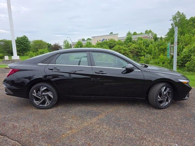 2025 Abyss Black Hyundai Elantra Hybrid Limited FWD Sedan
