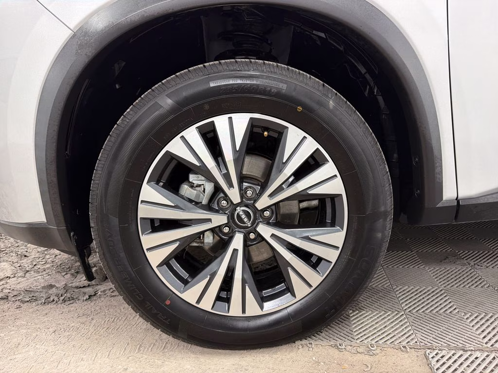 2023 Brilliant Silver Metallic Nissan Rogue SV FWD SUV