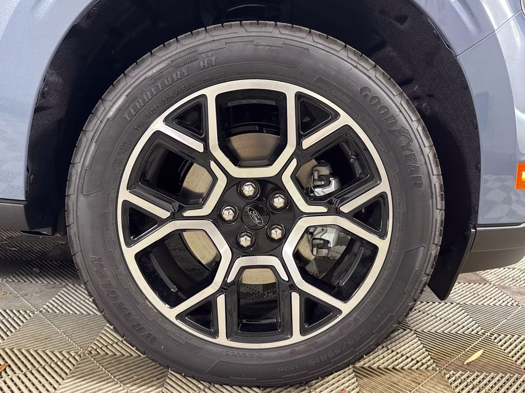 2026 Azure Gray Metallic Tri-Coat Ford Maverick Lariat AWD Truck